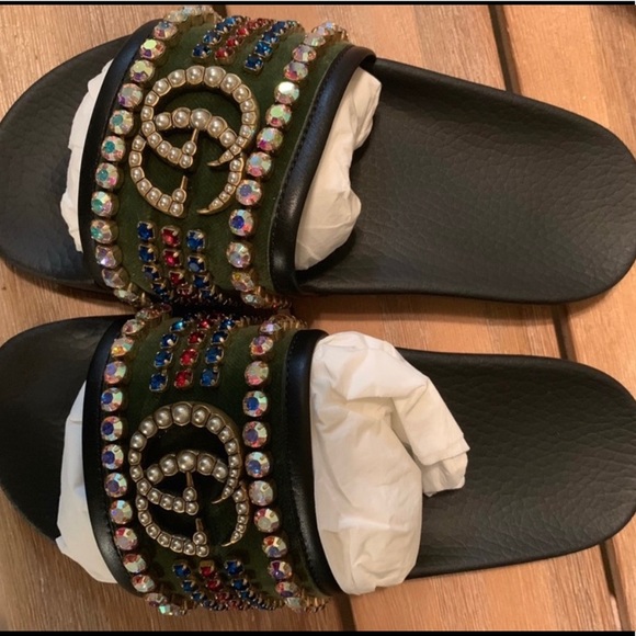 Gucci - Picture 1 of 4